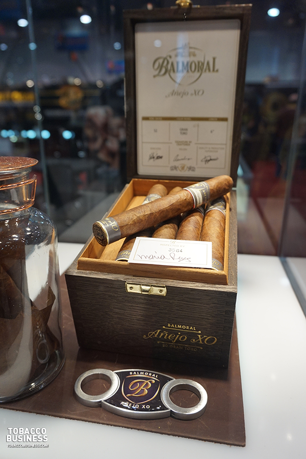 Royal Agio Cigars IPCPR 2017 Balmoral Añejo XO