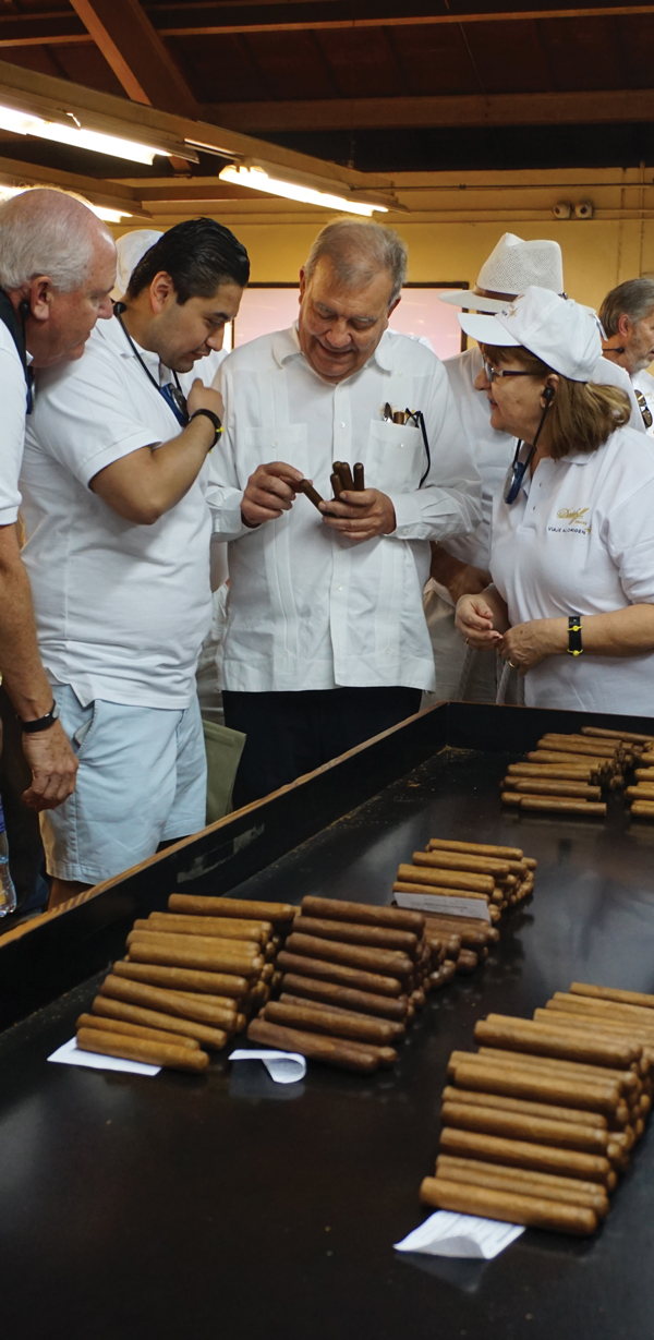 Henke Kelner describes Davidoff’s strict and meticulous quality-control standards to an attentive group of visiting tobacconists at Cidav.